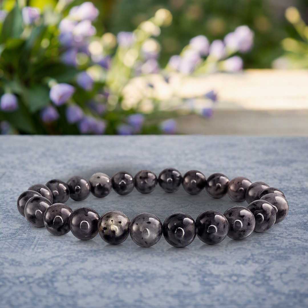 Bracelet Labradorite Noire — Écouter ton intuition